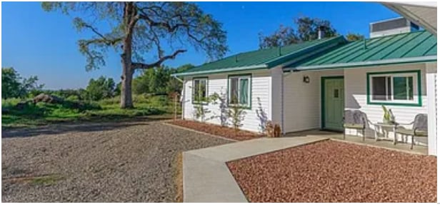 Building Photo - 3529 Hilltop Dr