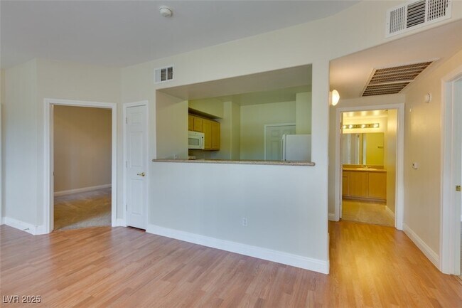Building Photo - 8000 W Badura Ave
