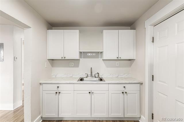 Building Photo - 1538 Clinton St