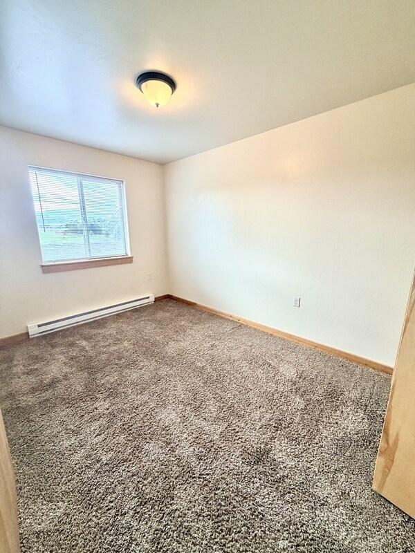 Building Photo - 3724 Travertine Way