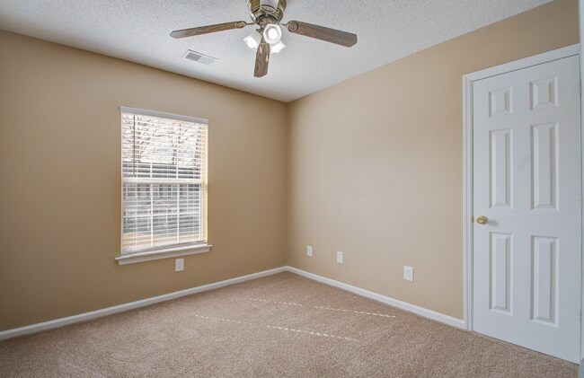 Building Photo - $500 move in special Inquire with our leasing office