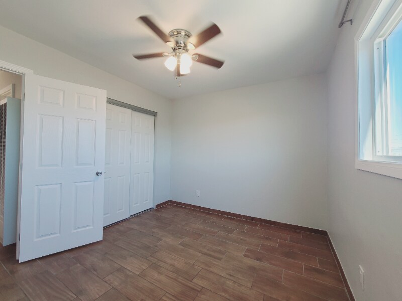 Building Photo - 1108 W 110th St