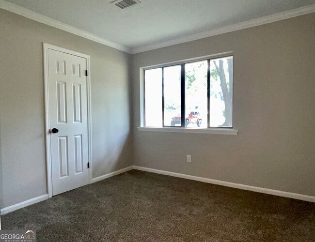 Building Photo - 8759 Embrey Dr