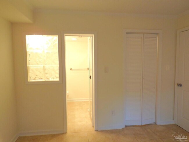 Building Photo - 710 Scenic Hwy