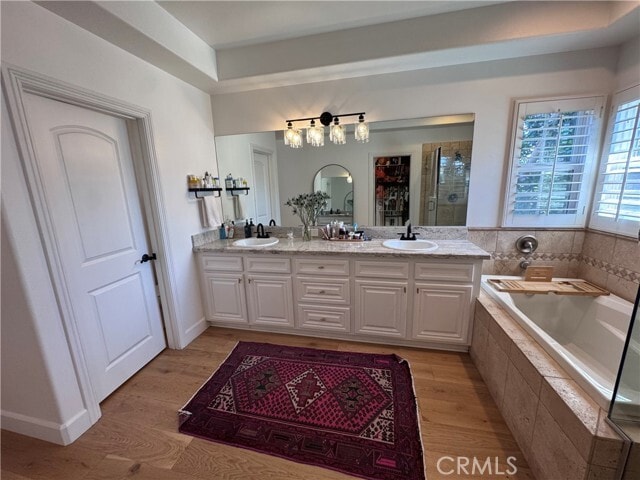 Building Photo - 2553 Santa Ana Ave