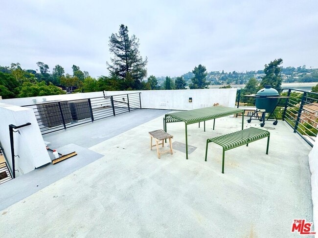 Building Photo - 2406 Glendale Ct