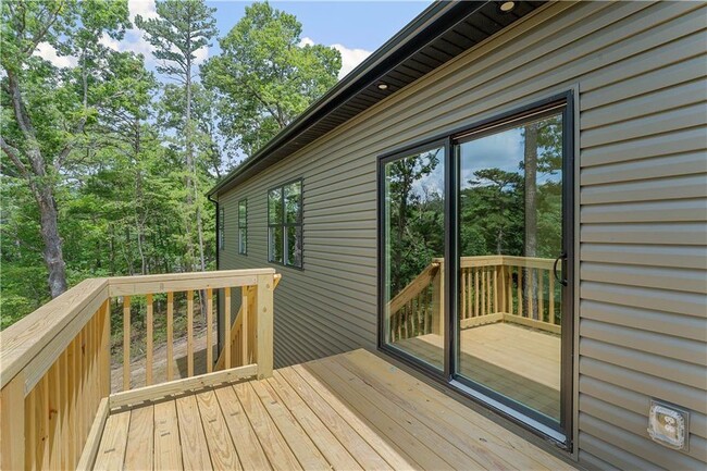 Building Photo - 17 Westmorland Dr