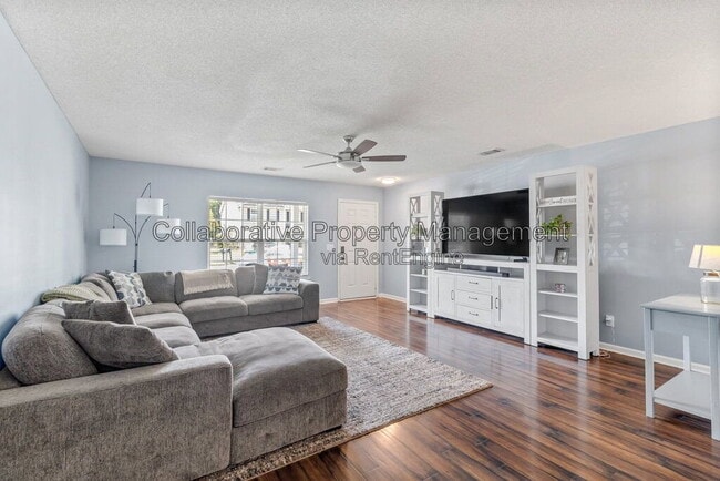 Building Photo - 215 Tigers Paw Dr