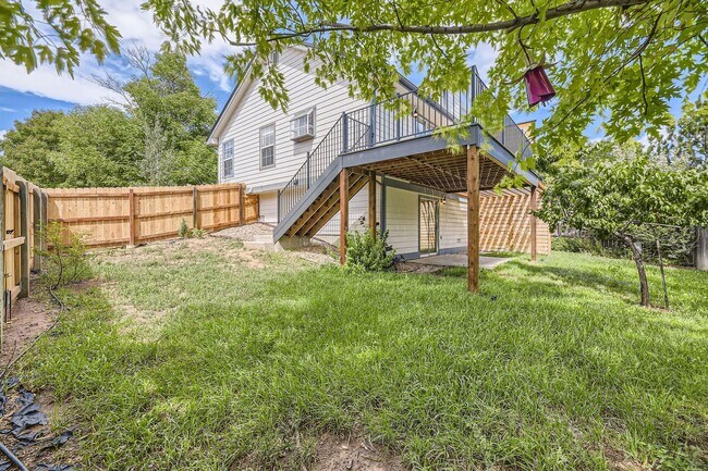 Building Photo - Beautifully Remodeled 3 Bed/2 Bathroom Hom...
