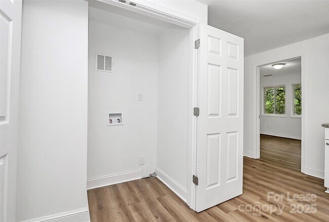 Building Photo - 613 N Rhyne St