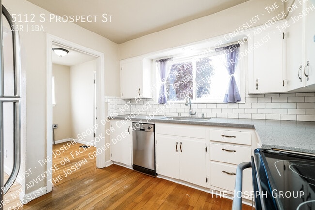 Building Photo - 5112 S Prospect St