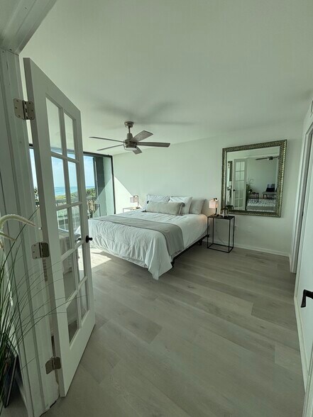 Building Photo - 8880 S Ocean Dr