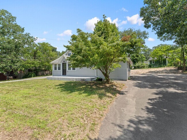 Building Photo - 215 Erial Rd