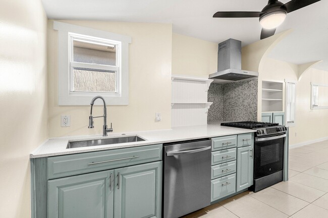 Building Photo - 409 S M St