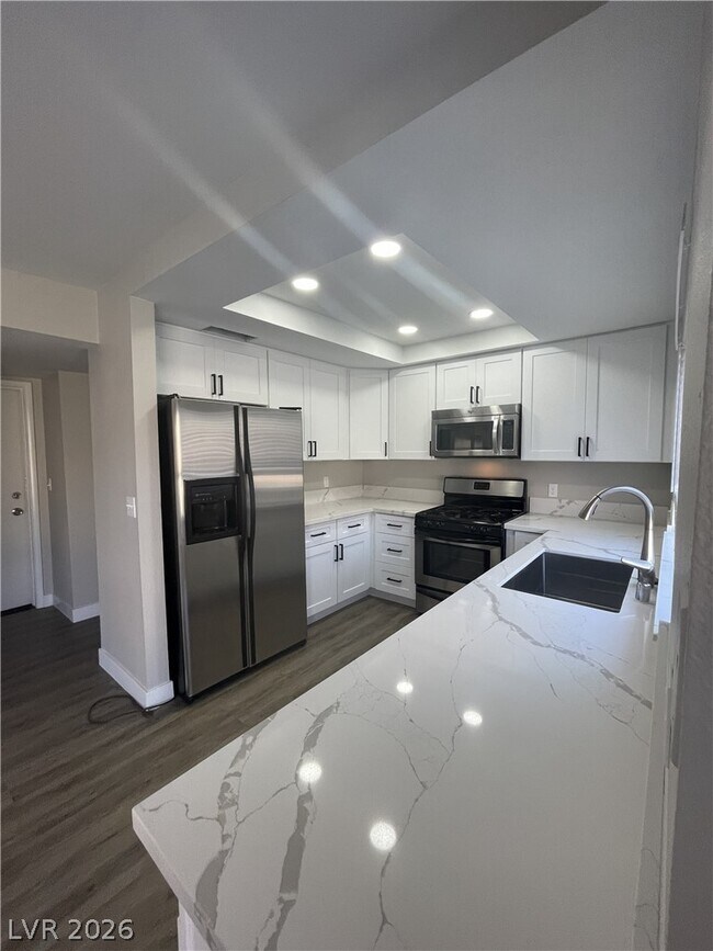 Building Photo - 2840 Belleza Ln