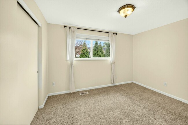 Building Photo - Unfurnished Light-Filled, Beautifully Updated 3-Bedroom Home in Jacksonville