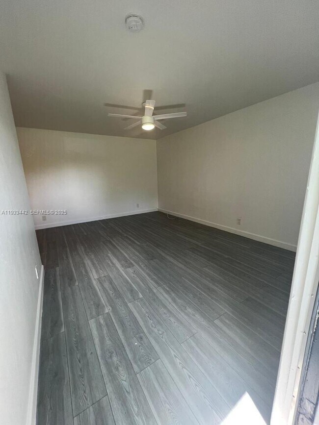 Building Photo - 2300 Pierce St