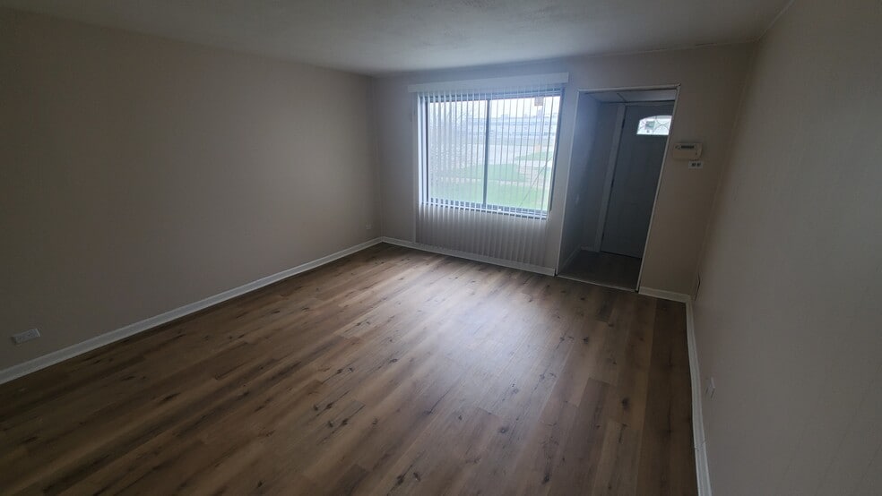 Living Room - 13700 S Eggleston Ave