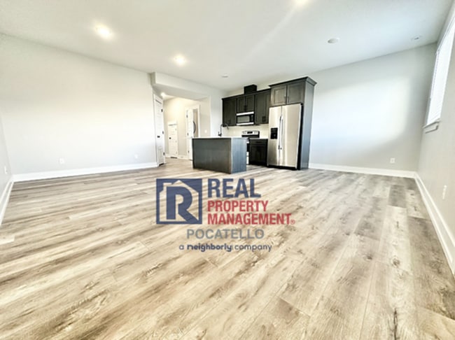 Building Photo - 3 Bedroom 2.5 Bathroom Town Home - 1 Car G...