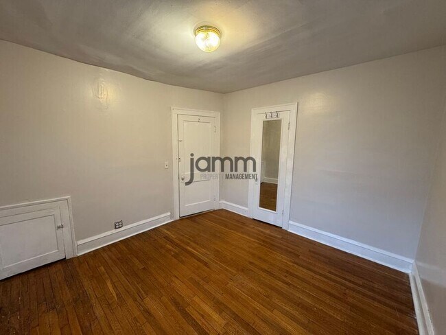 Building Photo - 12611 Franklin Blvd