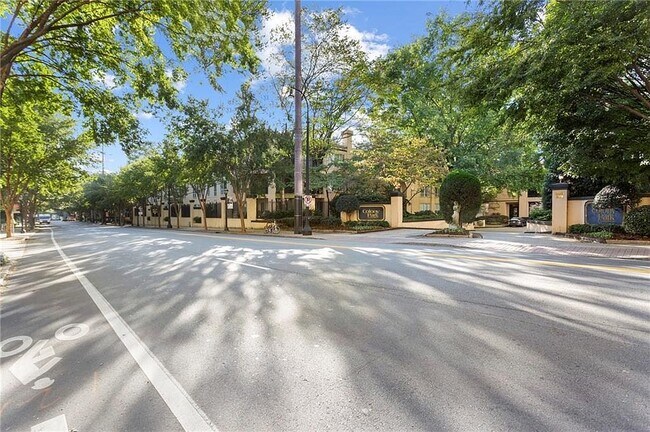 Building Photo - 209 14th St NE