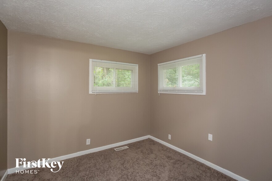 Building Photo - 6072 Bettcher Ave