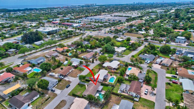 Building Photo - 4163 NW 2nd Ct