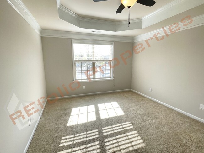 Building Photo - Great Location! Elegant 3 Story 4 Bedroom ...
