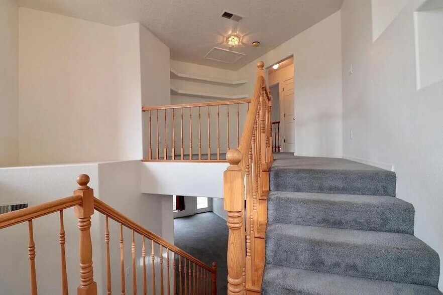 Building Photo - 8020 Brittany Ave NE