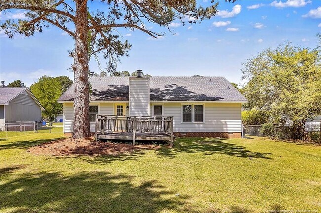 Building Photo - 6837 Woodmark Dr