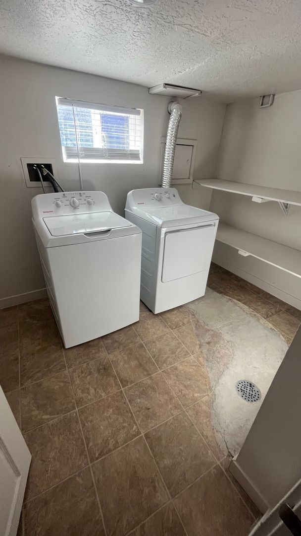 Building Photo - 2396 S 300 E