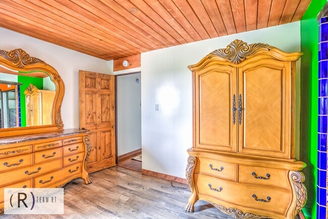 Building Photo - An Oasis of Calm In the Center of Riverside, CA