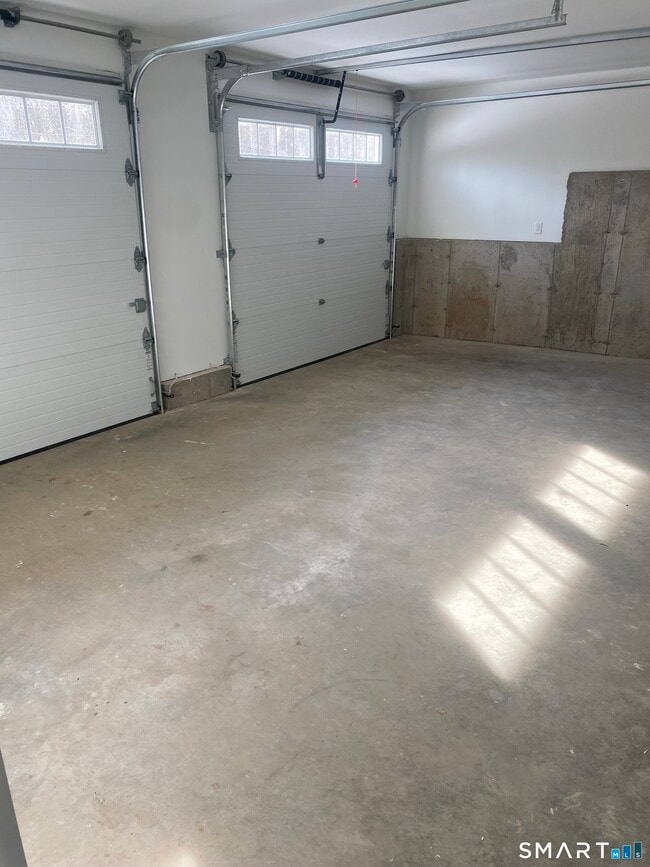 Building Photo - 919 Strongtown Rd