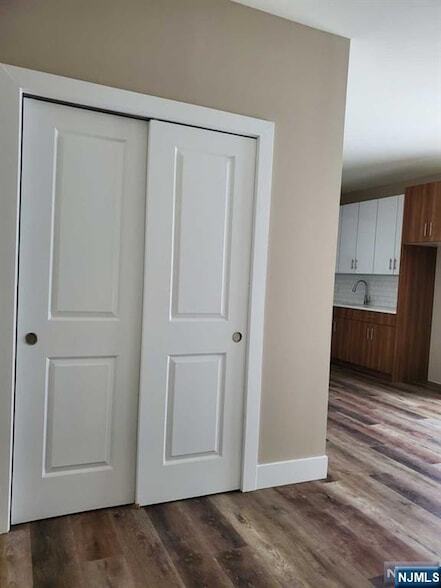 Building Photo - 545 39th St