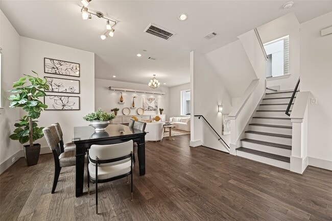 Building Photo - 1604 Ovid St
