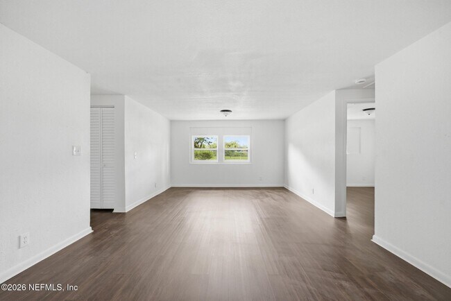 Building Photo - 5134 Moncrief Rd W