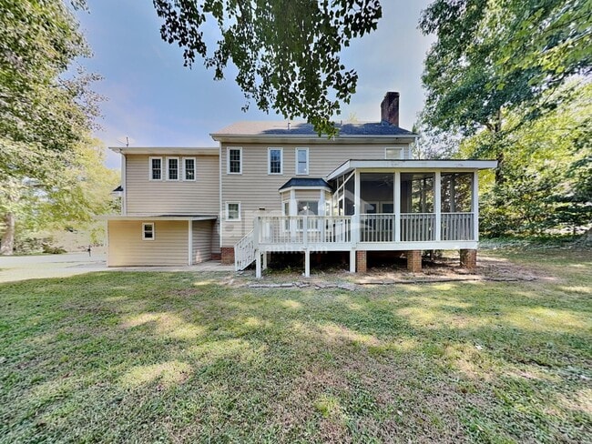 Building Photo - 901 Birkdale Dr