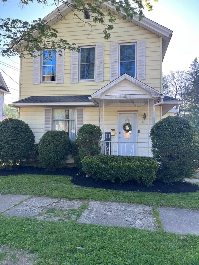 Building Photo - 412 N Martin St