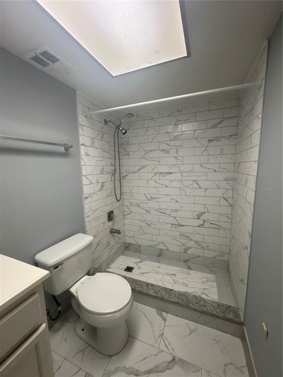 Building Photo - 2329 Pine Tree Ct