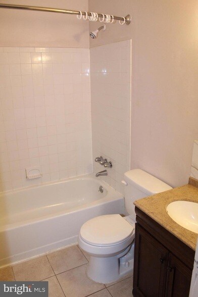 Building Photo - 426 Harmon Rd