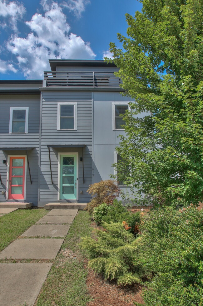 Building Photo - 1617 Straightway Ave