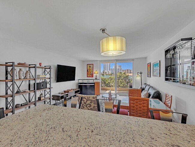 Building Photo - 1421 S Ocean Blvd