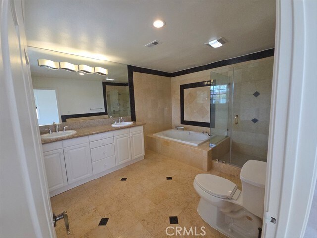 Building Photo - 1347 Vandyke Rd