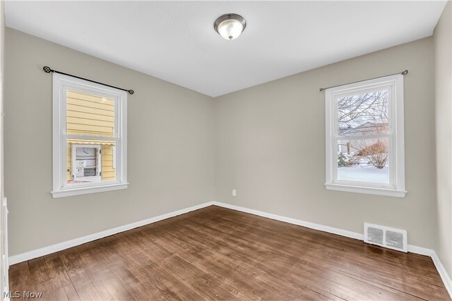 Building Photo - 12918 Eastwood Blvd