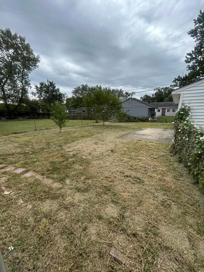 Building Photo - 4263 Sibley Ave