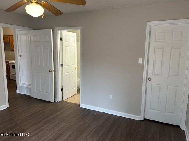 Building Photo - 5371 Bradley Dr