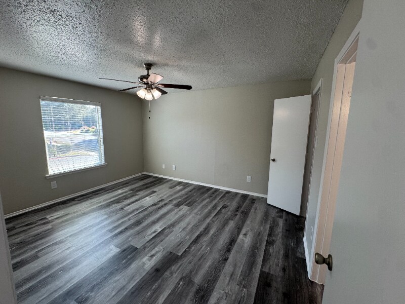 Building Photo - 2010 Estrada Pkwy