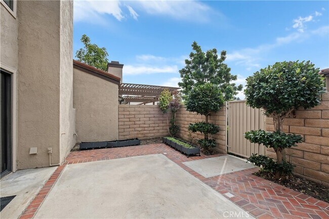 Building Photo - 25702 Seaside Dr