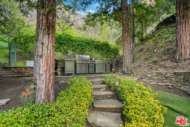 Building Photo - 2350 Benedict Canyon Drive