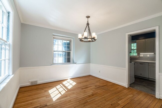 Building Photo - Charming 3 Bedroom Colonial Home in Bethesda